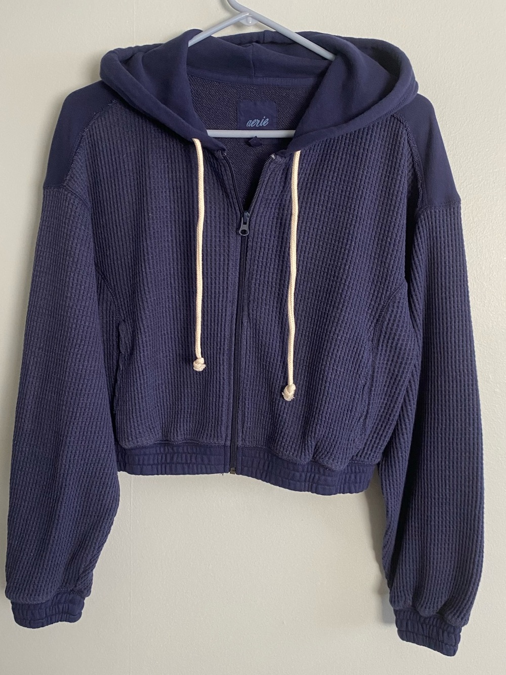 AERIE FULL ZIP WAFFLE KNIT CROPPED HOODIE - MEDIUM
